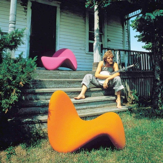 Image 1 of Pierre Paulin, 2 Chauffeuses 557 dite Tongue, Artifort Ed., 1967