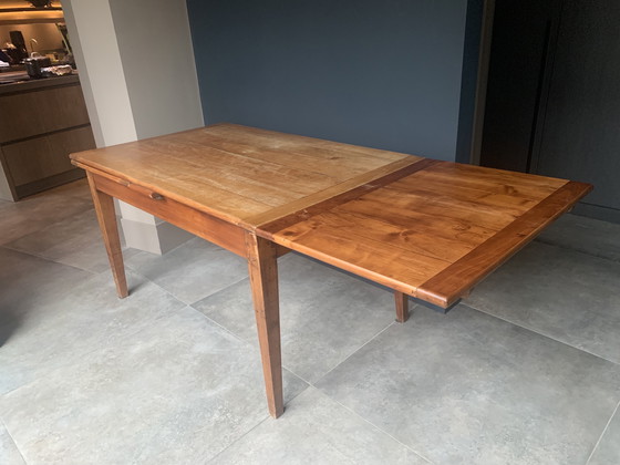 Image 1 of Franse kersenhouten eettafel