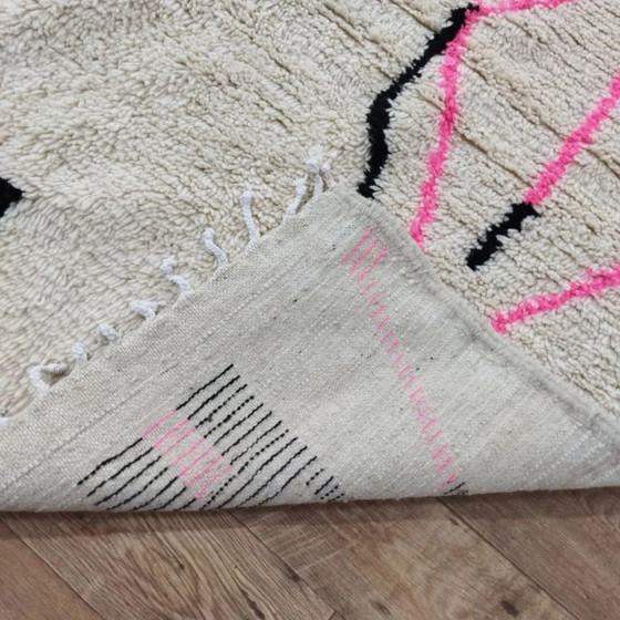 Image 1 of Azilal Wollteppich XXL Rosa & Schwarz – Naturwolle, handgewebt (300×250 cm)