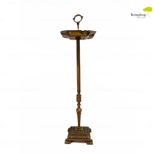 Antiker stehender Aschenbecher aus Messing