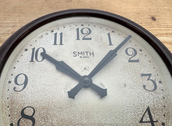 Image 1 of Vintage bruine bakelieten wandklok van Smith, jaren 50