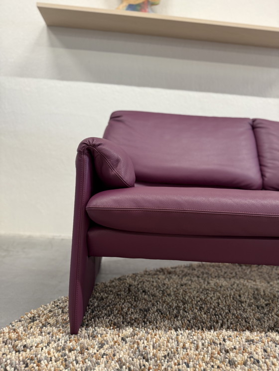 Image 1 of Leolux Bora Beta Sofa 2.5 Seater Purple Leather