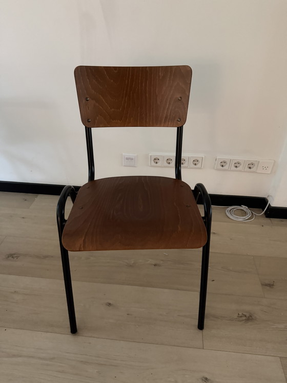 Tavolo da pranzo industriale vintage con piano in vetro + 6 sedie in legno (stile Bugholt) – Set da pranzo (photo 5 of 6)