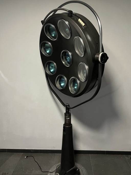 Lampe opératoire XXL sur trépied Nike
