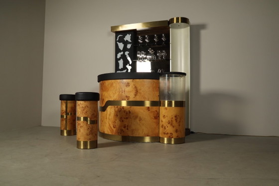 Italian burl wood cocktail bar with illuminated back and two stools, 1970s, Liquor cabinets, Brass, Black (photo 15 of 17)