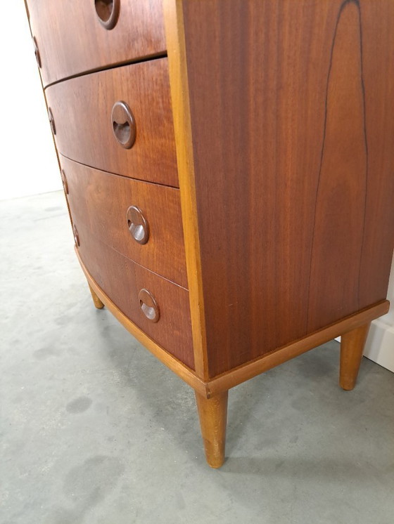 Image 1 of Cassettiera curva danese con 7 cassetti e maniglie rotonde