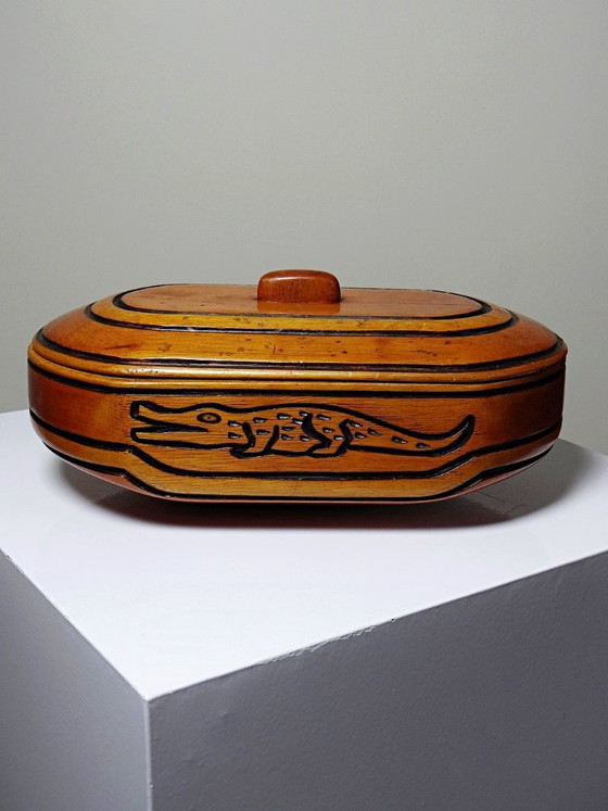 Vintage doos van exotisch monoxylhout, volkskunst, krokodillendecor – Decoratieve objecten, Wood (photo 6 of 13)