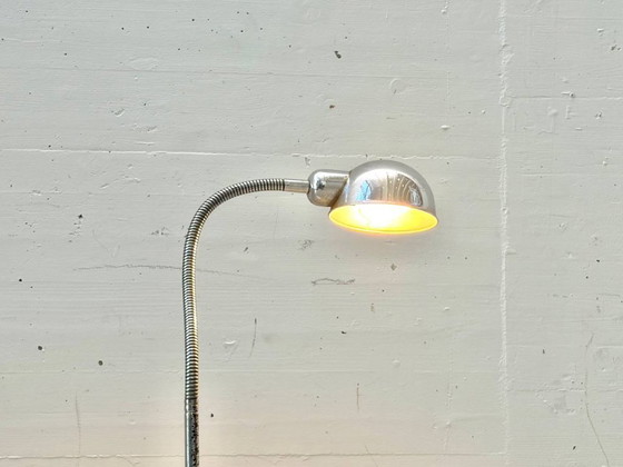 Image 1 of Vintage chromen tafellamp met flexibele arm, Italië, jaren 60.