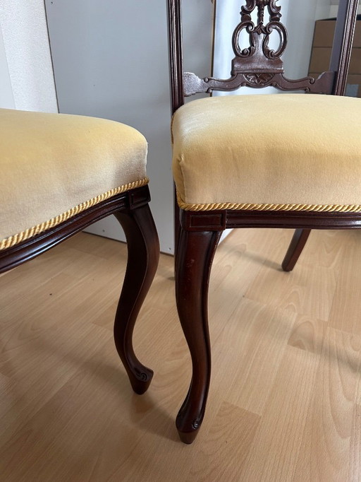 Due bellissime sedie classiche