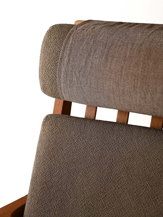 Image 1 of Hans Wegner GE 375 Fauteuil met Voetenbankje