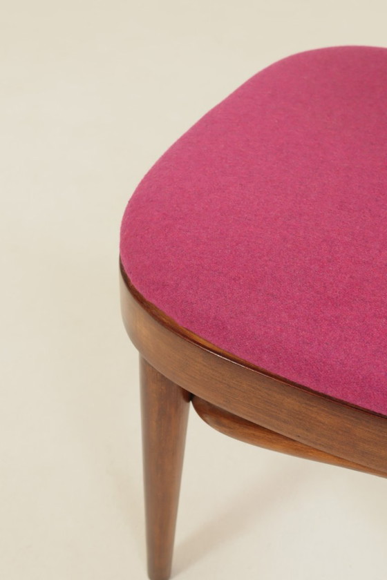 Image 1 of Vintage stoel van natuurlijk frambooskleurig wol en gebogen hout, 1960.