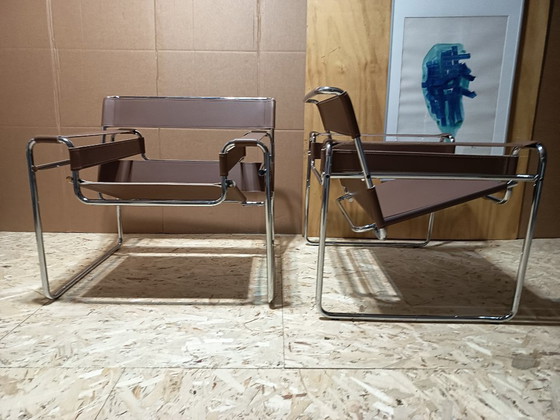 Image 1 of Poltrone Knoll Wassily B3 2 nuove/usate in pelle color noce di Marcel Breuer € 4.400