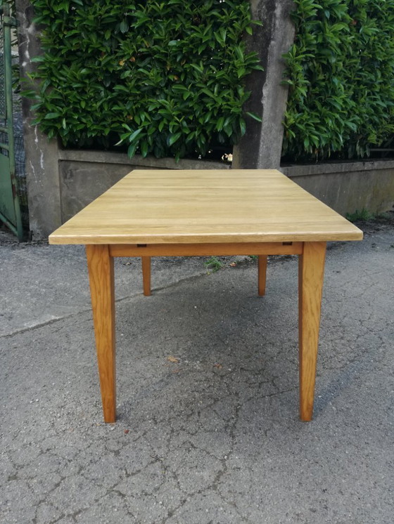 Image 1 of Table Rectangulaire Extensible en Frêne Massif