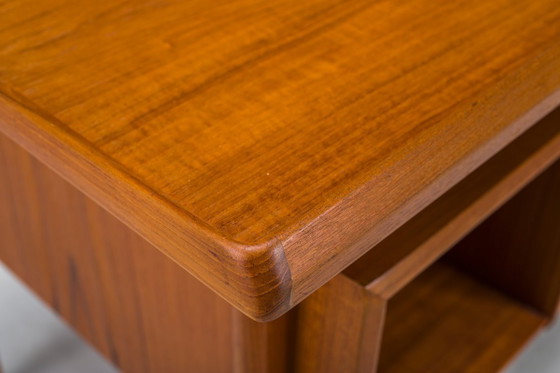 Image 1 of  Dänischer Teakholz-Schreibtisch von Peter Lovig Nielsen für Hedensted Mobelfabrik, 1972