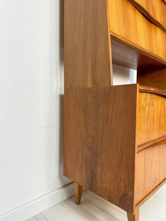 Image 1 of Mobiletto vintage in noce di Franz Ehrlich per VEB Deutsche Werkstätten Hellerau, design tedesco, anni '50