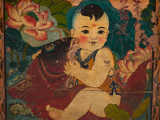 Baule cinese antico dipinto in legno di pino con bambino e carpa – Cina, circa 1920 – Armadi contenitori (photo 34 of 40)