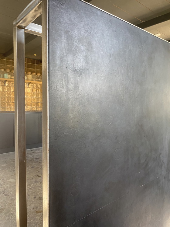 Image 1 of ¡Le dio a Baxter Trinity un salón de mesa de 150x150!