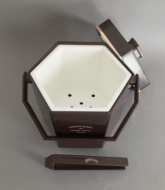 Image 1 of Zeldzame vintage Chivas Regal whisky design bruin/goud luxe ijsemmer + tang 1980's