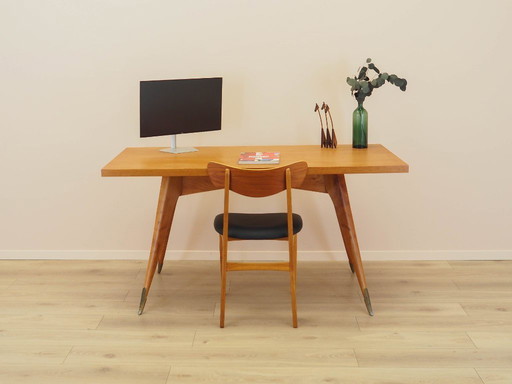 Eikenhouten bureau, Italiaans design, jaren 70, vervaardigd in Italië.