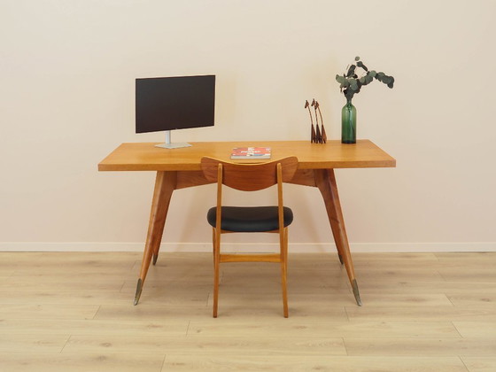 Image 1 of Eikenhouten bureau, Italiaans design, jaren 70, vervaardigd in Italië.
