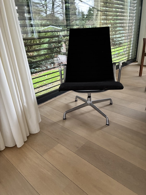 Image 1 of Eames EA116 loungestoel Herman Miller