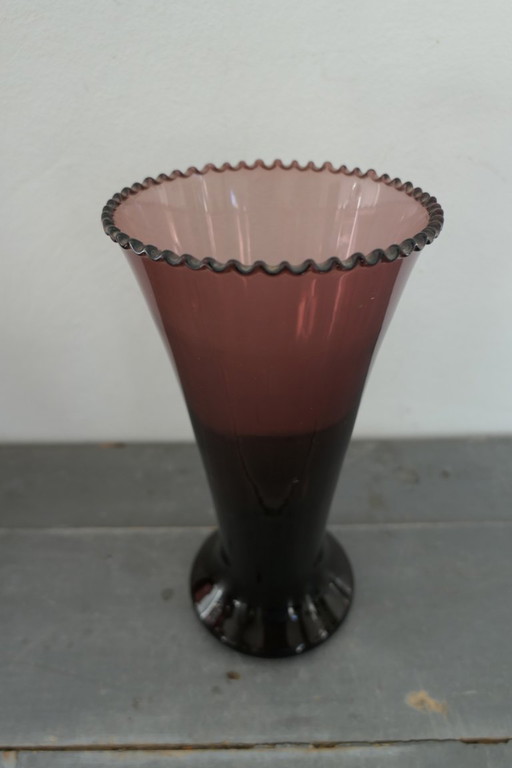 Vaso in vetro viola Art Déco Verreries Doyen