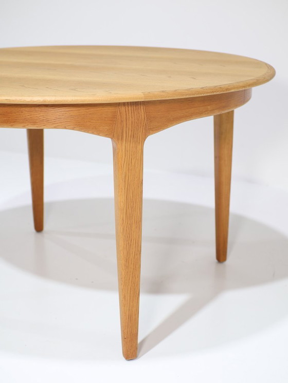 Image 1 of Tavolo da pranzo allungabile Henning Kjaernulf modello 62 rovere Sorø