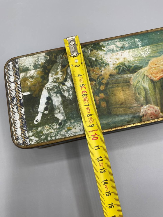 Lithographed Tin Box – 18th Century Style Gallant Scene – Early 20th Century – Decorative Objects (photo 6 of 7)