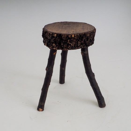 Rustikaler handgefertigter Holz-Hocker – Wood (photo 11 of 13)