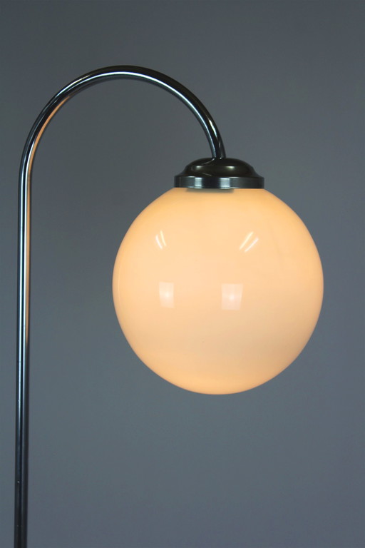 Gerestaureerde Art Deco Bauhaus vloerlamp van Jindrich Halabala, 1940S