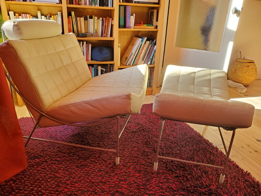 Leolux Volare chair & hocker in white leather