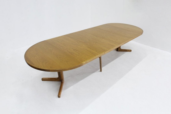 Vintage Danish Large Round Extendable Dining table 1960s – Wood (photo 6 of 8)