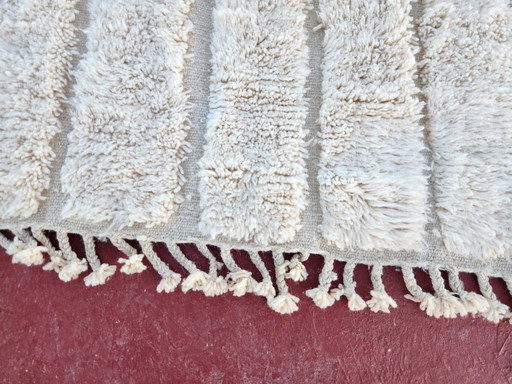 Handmade Beni Ouarain Rug 240×160 cm – Moroccan Berber Wool Carpet – Minimalist Ivory Scandinavian Style