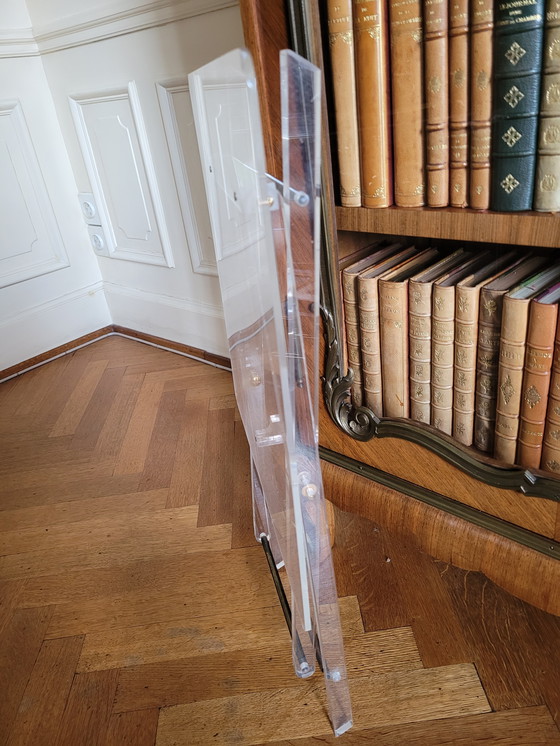 Image 1 of Table d'appoint en plexiglas