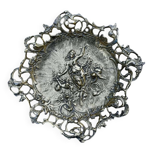 Large bronze fruit bowl from the 19th century.