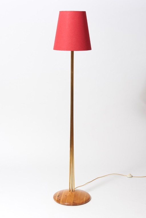 1950s floor lamp, in brass and light wood
