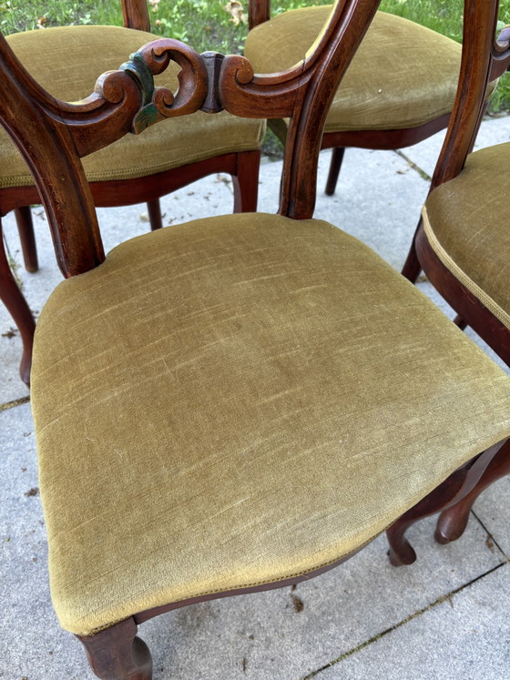 Image 1 of Six chaises Biedermeier anciennes, sculptures sur bois anciennes
