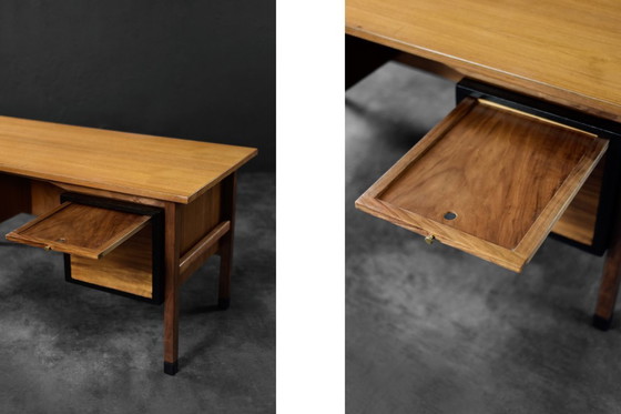 Image 1 of Großer dänischer Schreibtisch im Mid-Century-Stil aus braunem Teakholz, 1960er Jahre