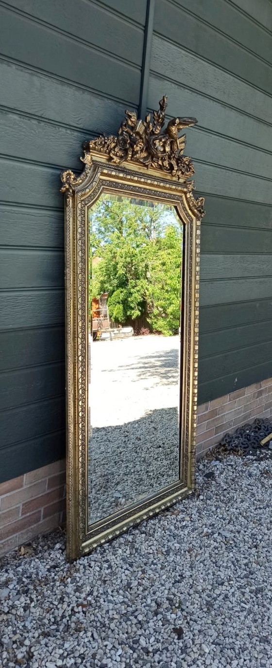 Image 1 of Grand miroir ancien à cadre doré et couronne