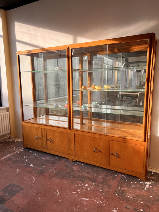 Image 1 of Vitrine kast
