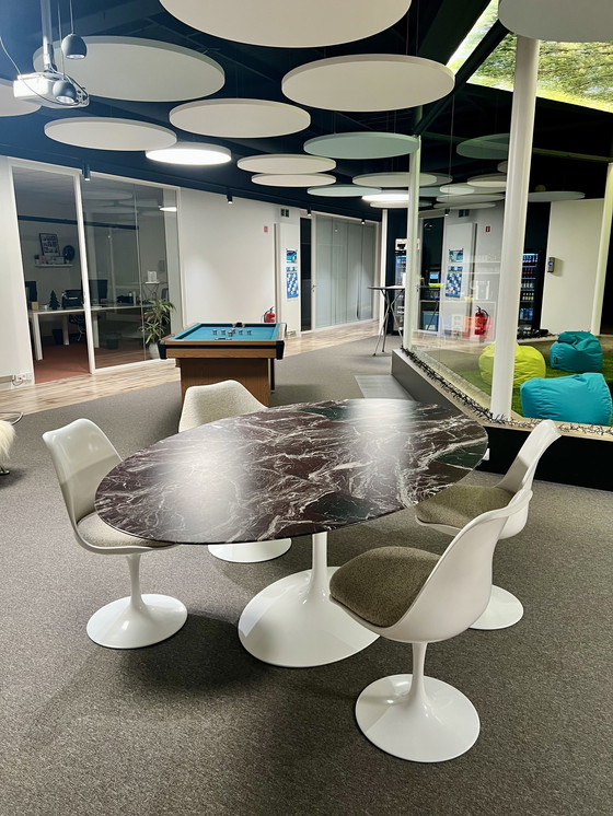 Image 1 of Table tulipe Knoll Saarinen Rosso Rubino