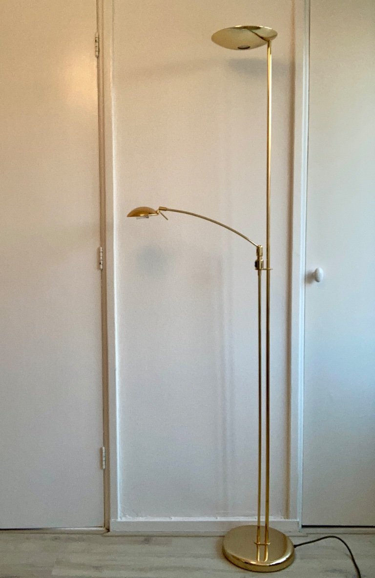 Floor lamp with adjustable reading lamp