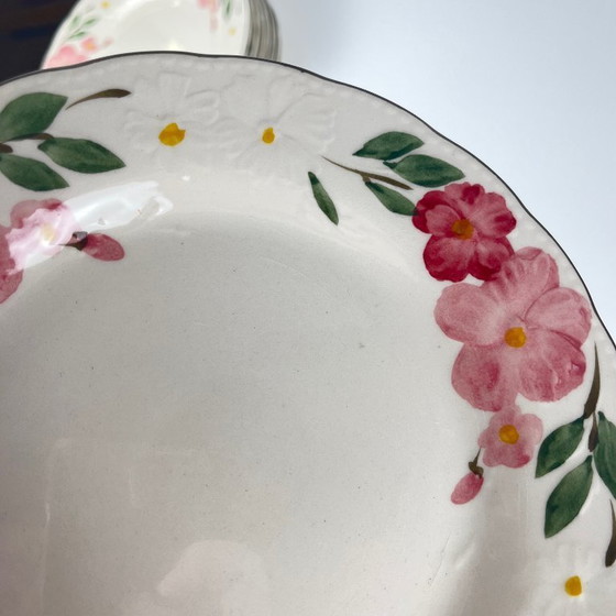 Image 1 of Set di 8 piatti da dessert Cameo Florals Malaysia porcellana 1970-90