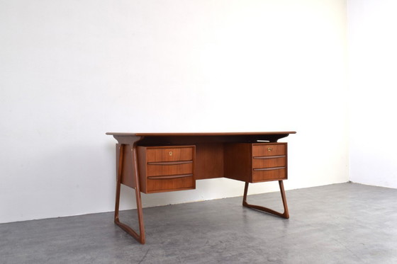 Image 1 of Mid-Century Deens Teak Executive Bureau van Svend Åge Madsen voor H.P. Hansen, jaren zestig.