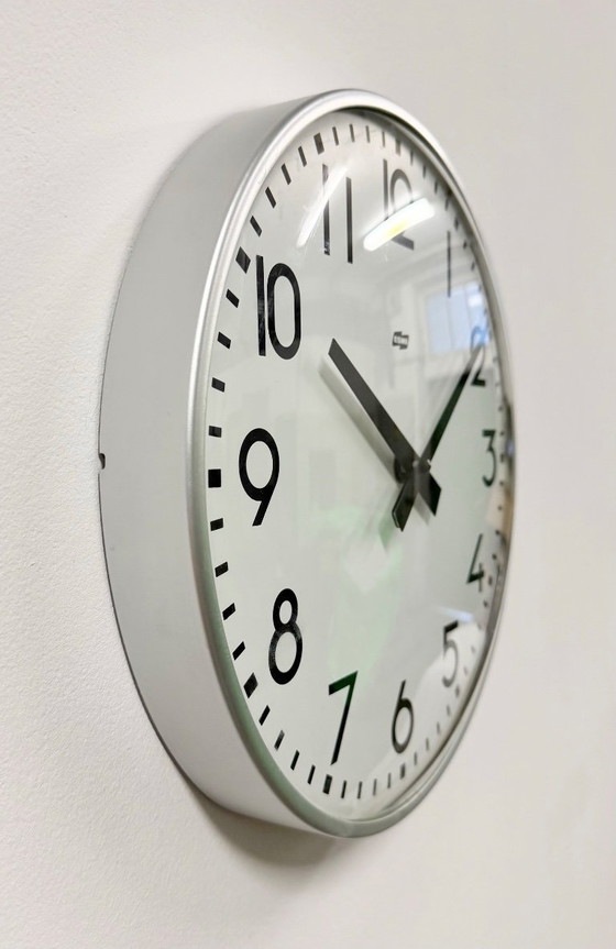 Image 1 of Reloj de pared antiguo de plata de ESMI, década de 1980.