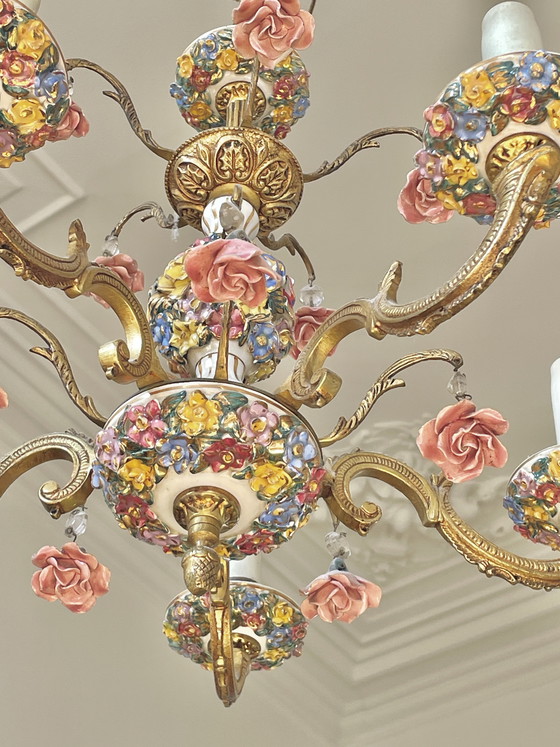 Image 1 of Antiker italienischer Kronleuchter aus Porzellan – Capodimonte-Stil
