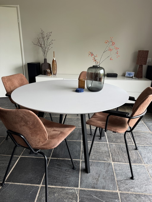 Mesa de comedor redonda Studio Henk, 130 cm