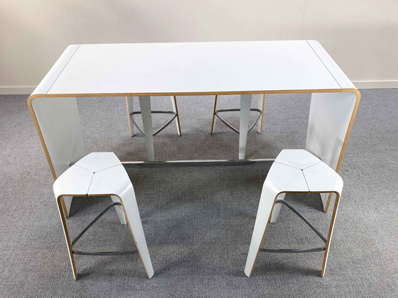 Image 1 of Mesa de conferencias Brunner Hoc con cuatro sillas