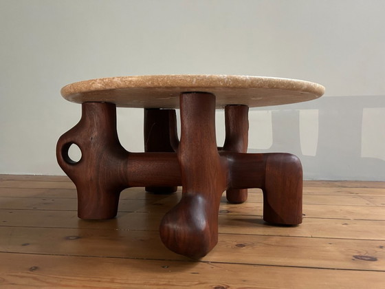 Image 1 of Unieke Casey McCafferty Salontafel | Geolied Notenhout & Travertijn | Handgemaakt
