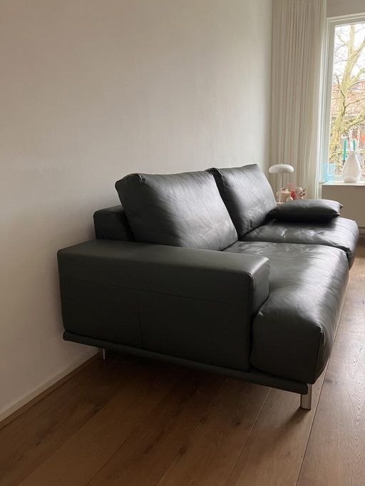 Sofá Matisse Cartel Toledo de piel de 2,75 plazas, color verde